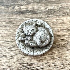 Ms Dee Pewter Cat Brooch Pin & Heart Earrings